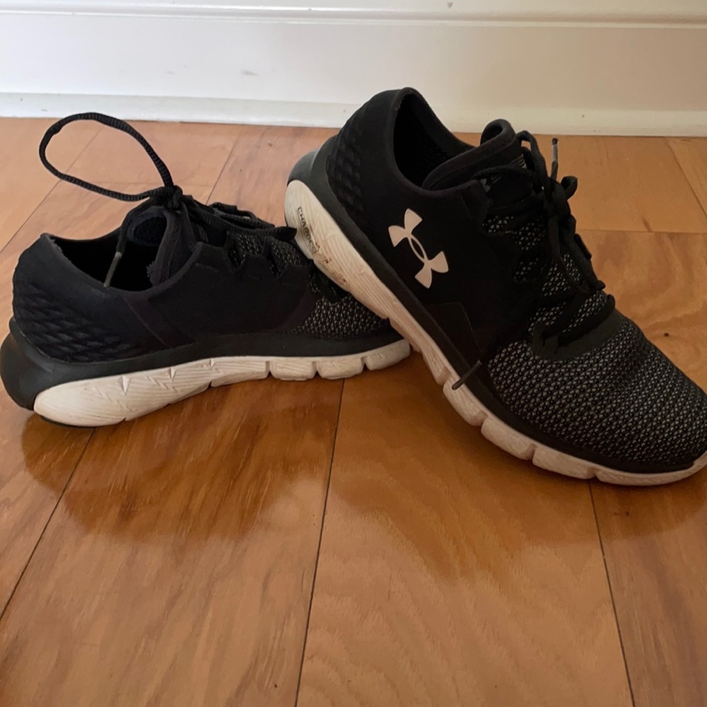 Under Armour speedform sneakers- women’s 8